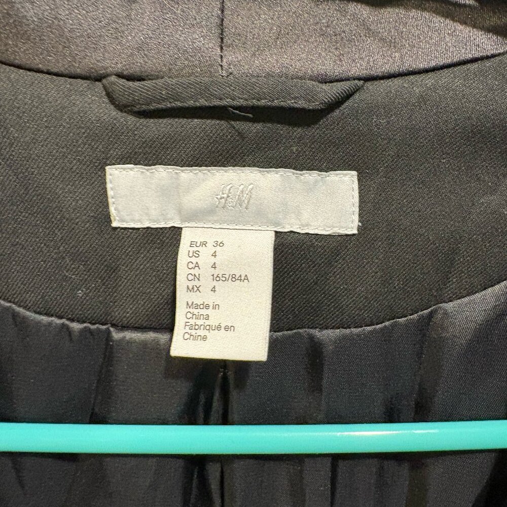 Make me an Offer! Lowest Price! Black Blazer H&M size 4 - Picture 2 of 3